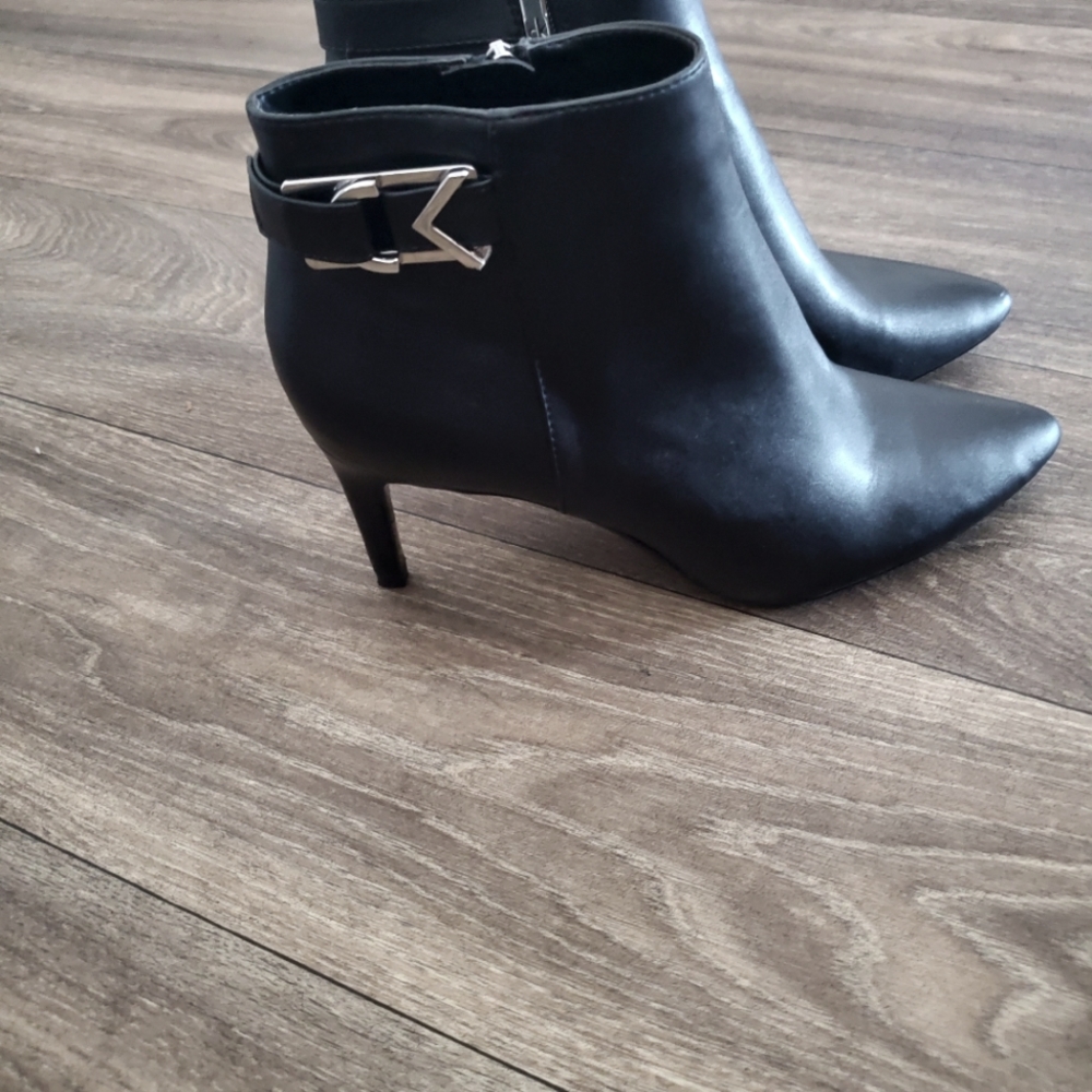 Calvin Klein leather ankle booties
